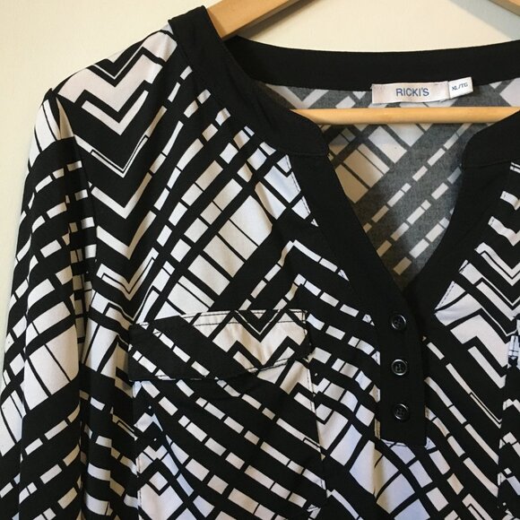 Ricki's Retro B&W Zigzag Stretchy Tunic Shirt - Picture 3 of 16